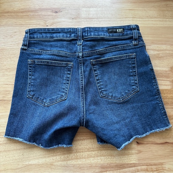 Kut from the Kloth Gidget Mid Rise Fray Denim Shorts, NWOT, Size 0 - Picture 7 of 7